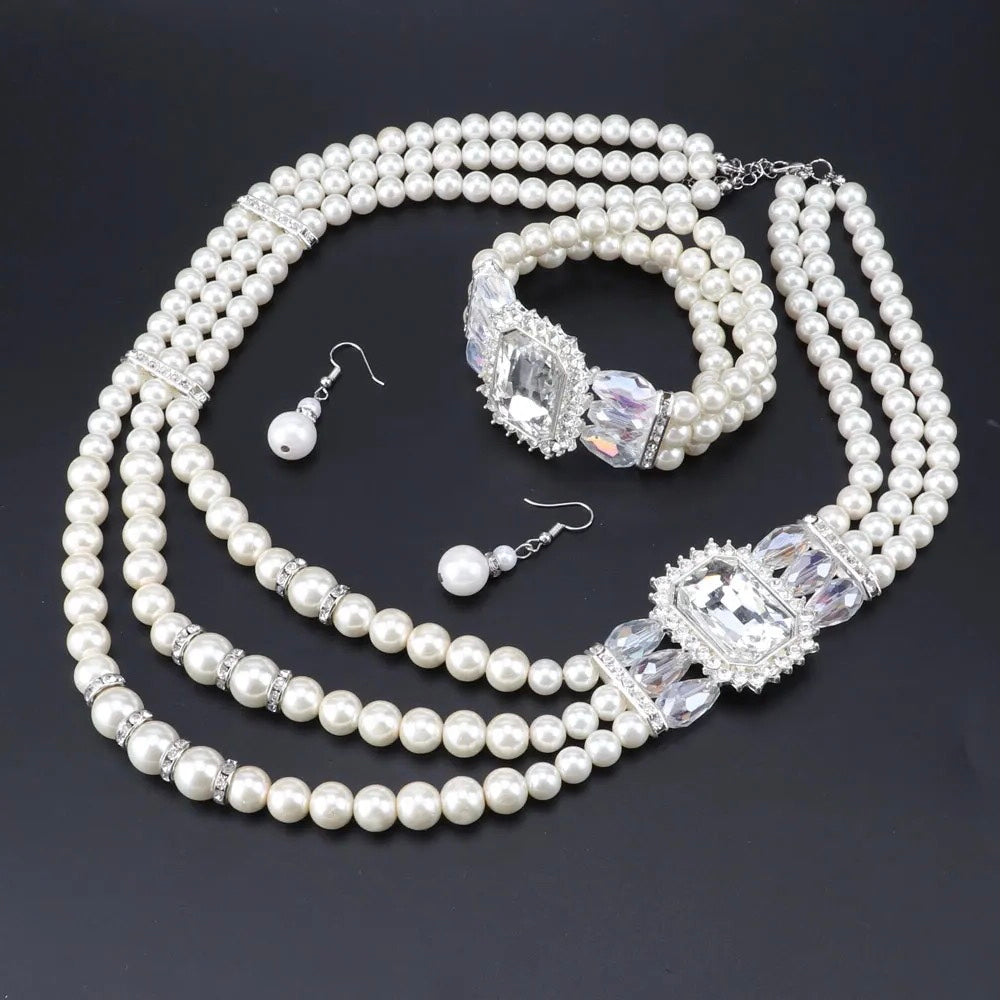 Tehuti Hemeralds Pearls Jewelery Set