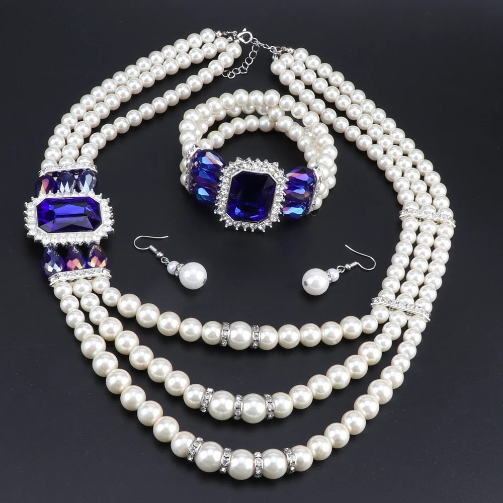 Tehuti Hemeralds Pearls Jewelery Set
