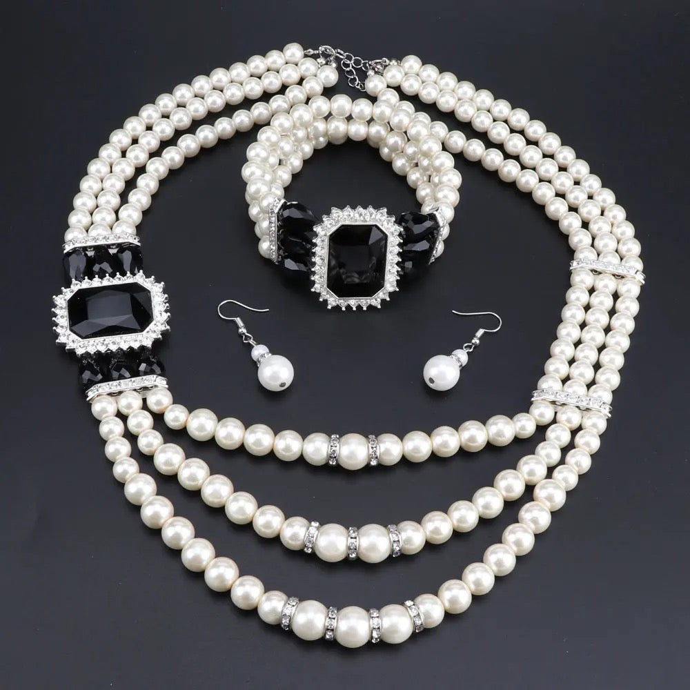 Tehuti Hemeralds Pearls Jewelery Set