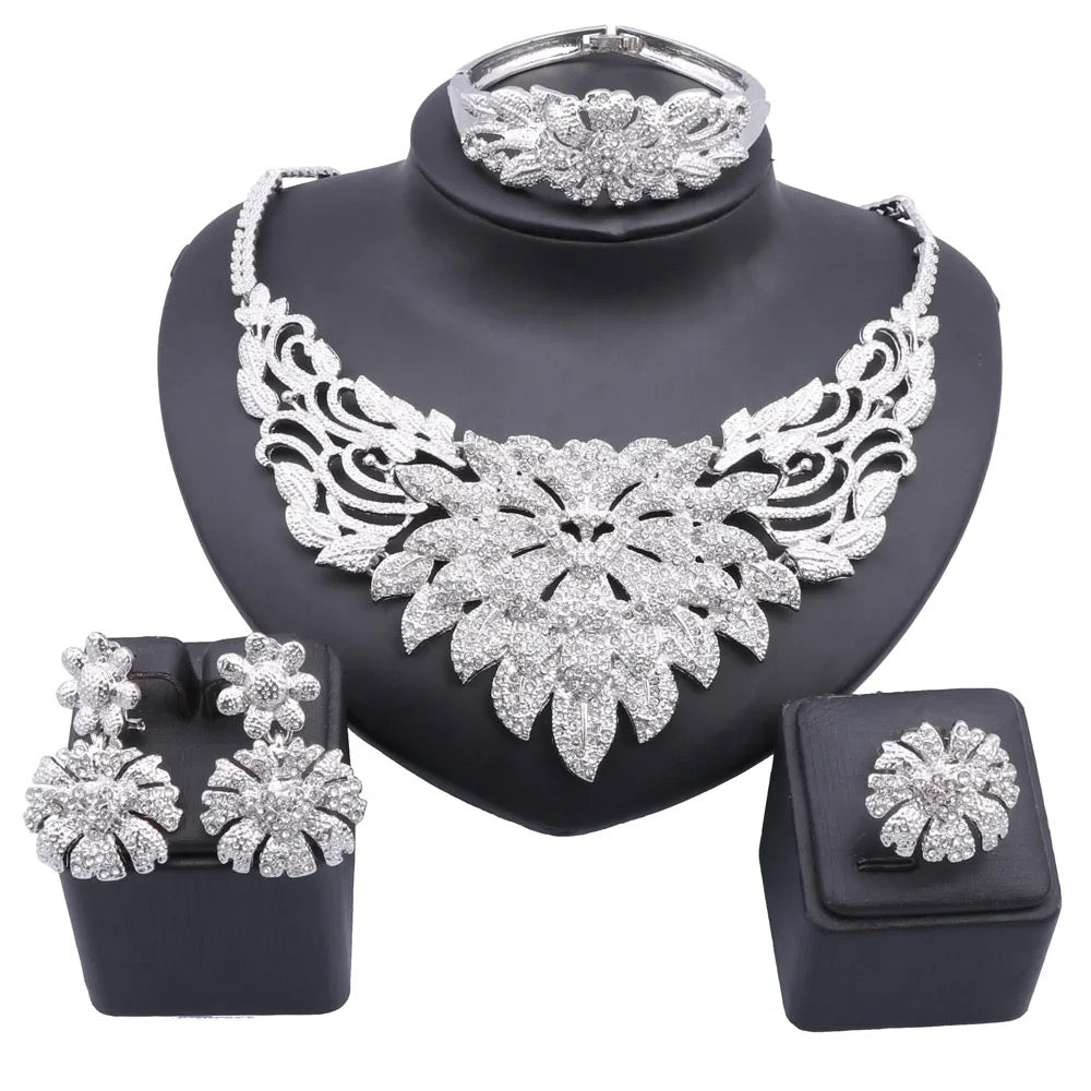 Lioness Gates Jewlery Set