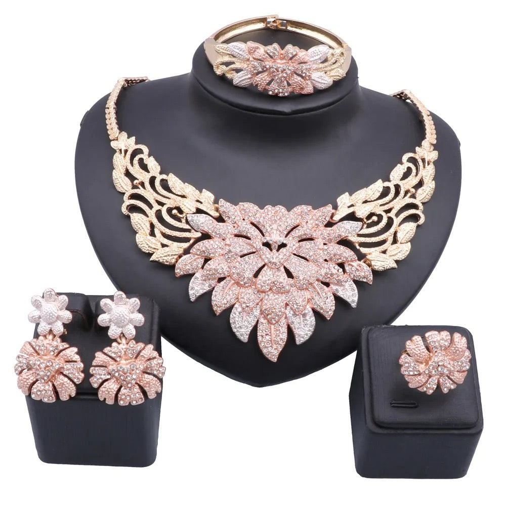 Lioness Gates Jewlery Set